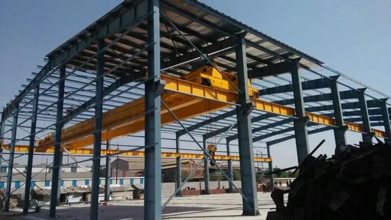 Steel shed under roofing with a double-girder EOT crane